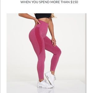 NVGTN Seamless Contour Leggings Crimson